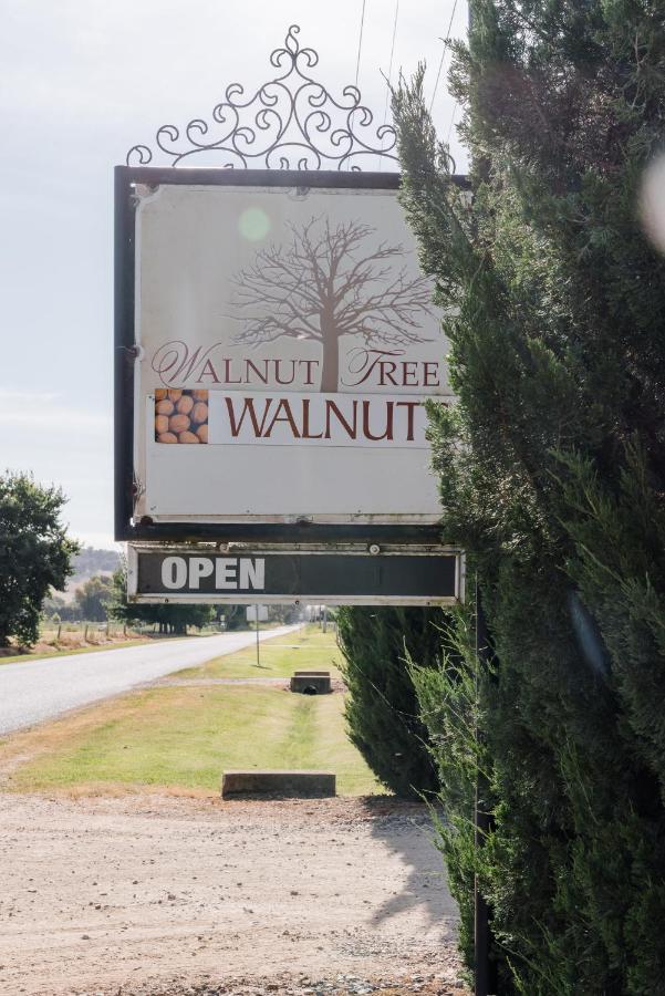 Walnut Tree Cottages Whorouly 외부 사진