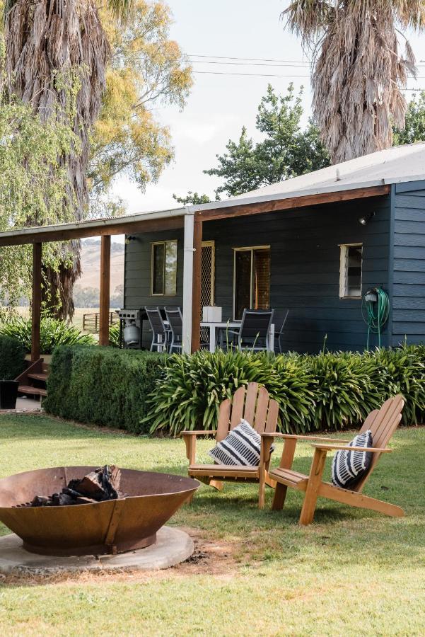 Walnut Tree Cottages Whorouly 외부 사진