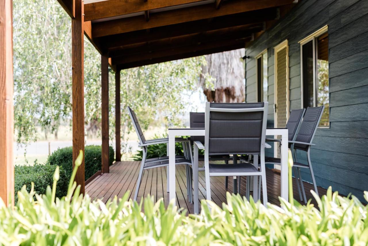 Walnut Tree Cottages Whorouly 외부 사진